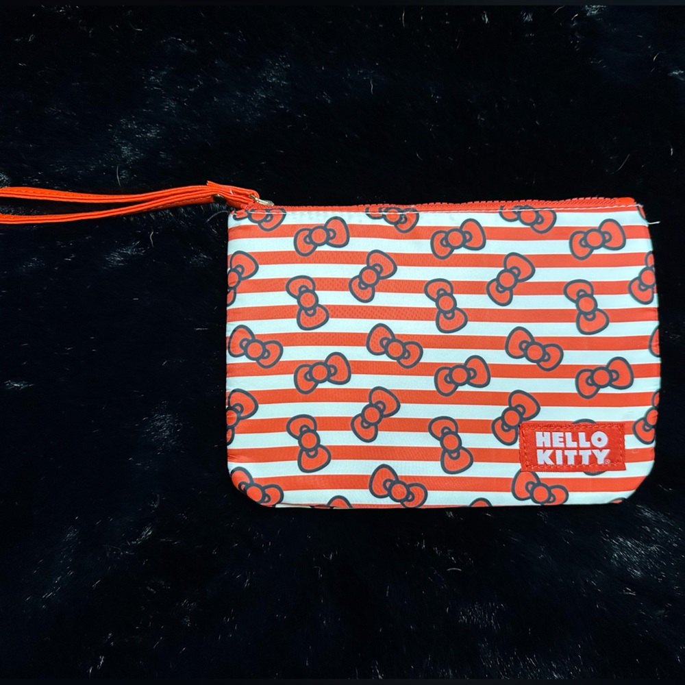 NWOT Hello Kitty Wristlet